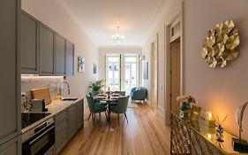 Lovelystay - 2Br Flat With Ac In Duque De Loule