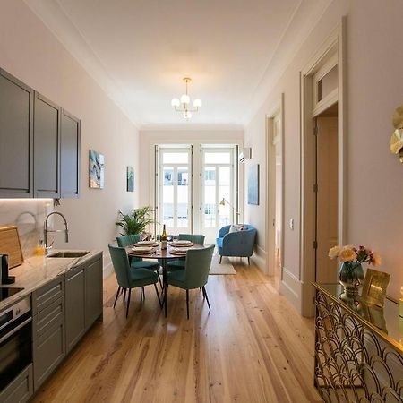 Lovelystay - 2Br Flat With Ac In Duque De Loule Porto Buitenkant foto