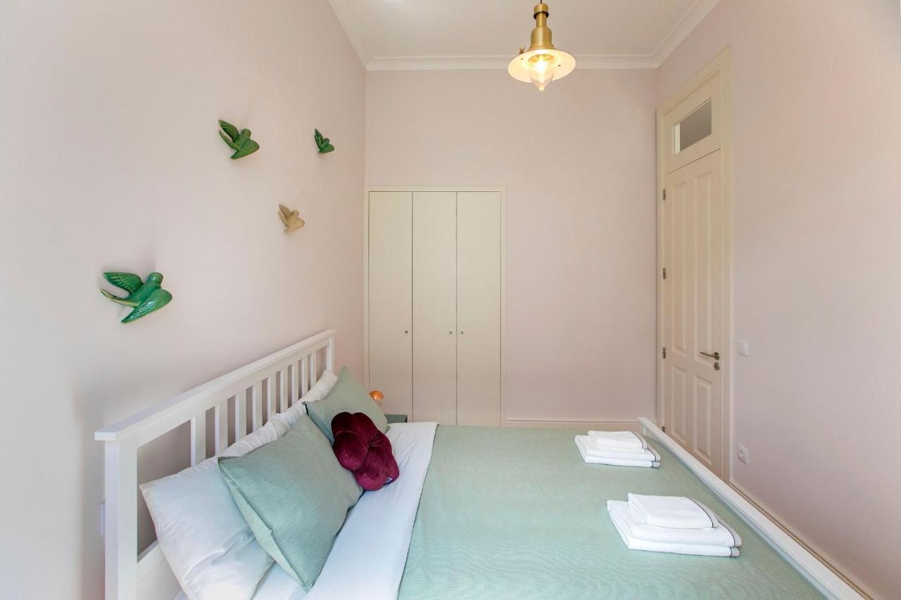 Lovelystay - 2Br Flat With Ac In Duque De Loule Porto Buitenkant foto
