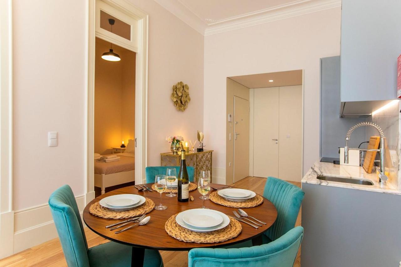Lovelystay - 2Br Flat With Ac In Duque De Loule Porto Buitenkant foto