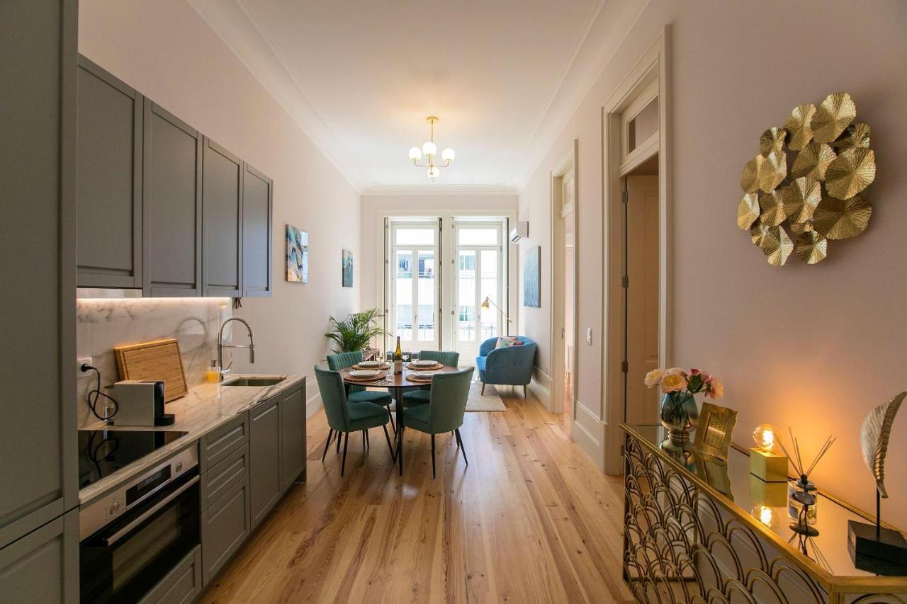 Lovelystay - 2Br Flat With Ac In Duque De Loule Porto Buitenkant foto