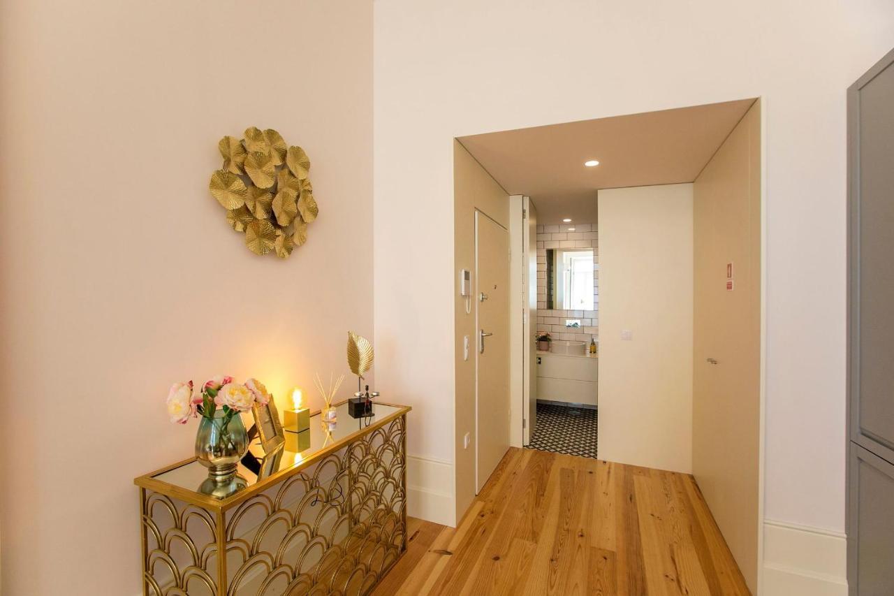 Lovelystay - 2Br Flat With Ac In Duque De Loule Porto Buitenkant foto
