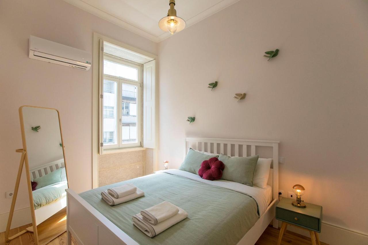 Lovelystay - 2Br Flat With Ac In Duque De Loule Porto Buitenkant foto