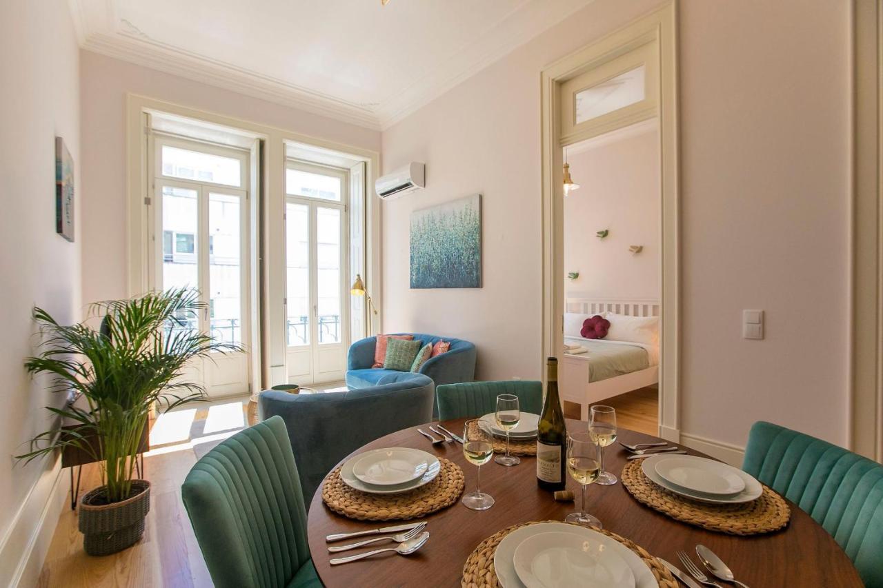 Lovelystay - 2Br Flat With Ac In Duque De Loule Porto Buitenkant foto